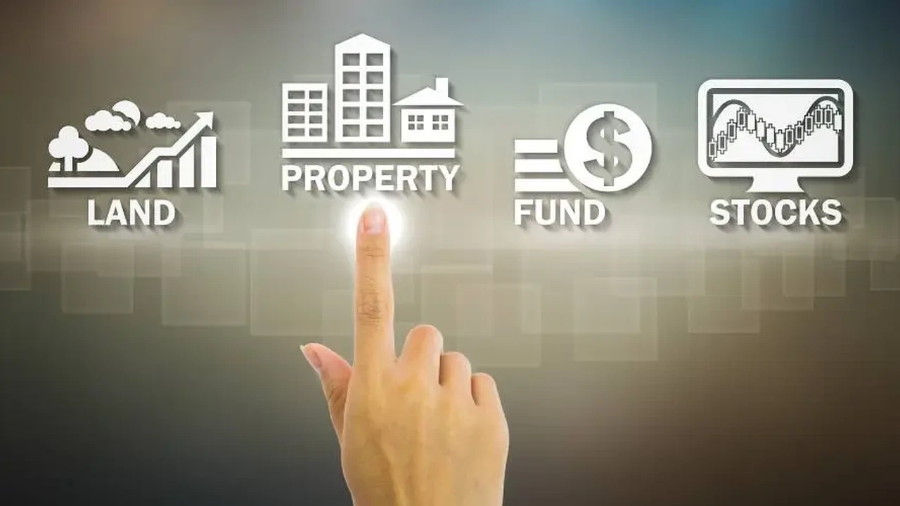 overhead view of corned beef sliced and on a platter with cabbage, potatoes, and carrots